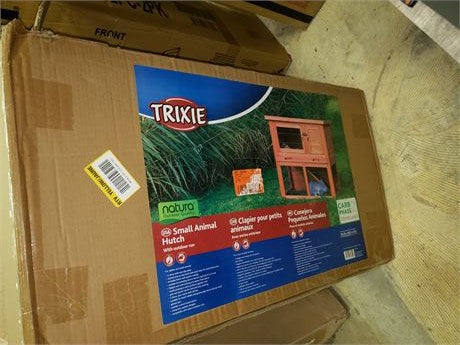 TRIXIE 2.8 ft. x 1.5 ft. x 2.5 ft. Small Rabbit Enclosure with Sloped Roof Hutch