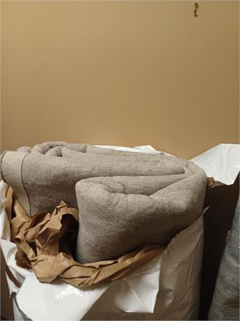 Vedika Geometric Handmade Tufted Wool Area Rug in Beige/Gray