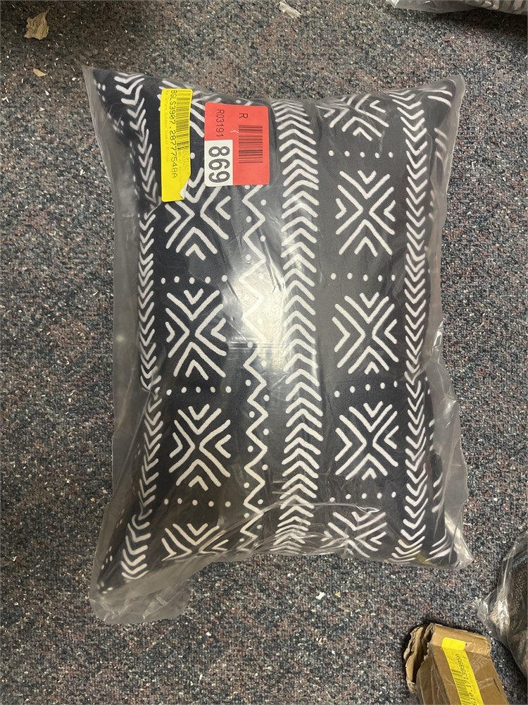 Abe Pattern Outdoor Lumbar Pillow, (1 lumbar pillow)